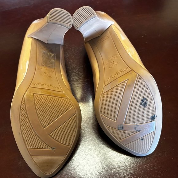 PICCADILLY MEDIUM HEEL PATENT BEIGE - Size 6 US (37 EUR) - Picture 6 of 6